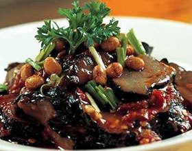 花生红枣凤爪汤