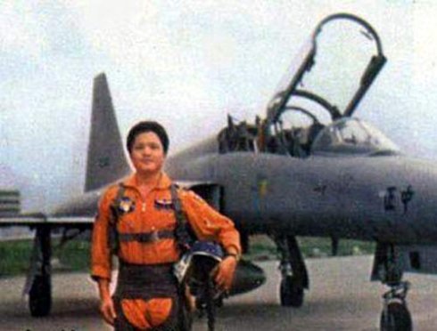 黄植诚驾机起义回归祖国大陆