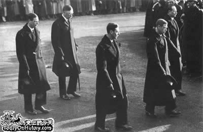 英国乔治五世去世，爱德华八世即位