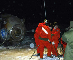 “神舟”四号飞船成功返回(歷史上的今天.中国)