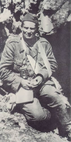 铁托担任南斯拉夫联邦共和国总统和武装部队最高统帅